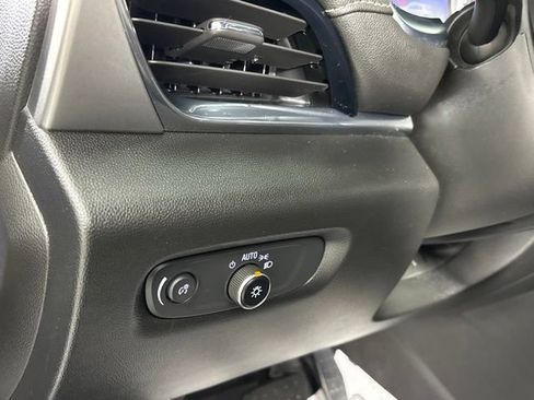 Used 2022 Chevrolet Traverse LT AWD/4WD image 17
