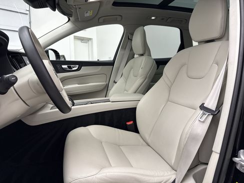 Used 2023 Volvo XC60 B5 Plus AWD/4WD image 11