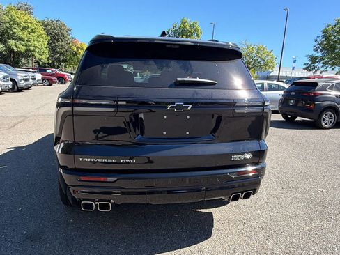 Used 2025 Chevrolet Traverse High Country w/ LPO, Floor Liner Package AWD/4WD image 6