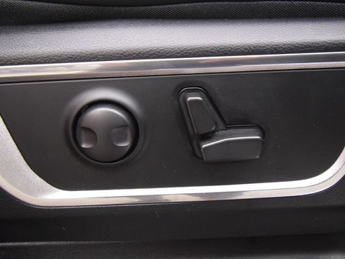 Used 2023 RAM 1500 Laramie AWD/4WD image 34