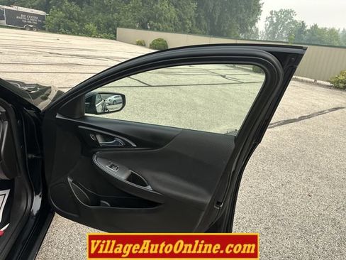 Used 2016 Chevrolet Malibu LT FWD image 32