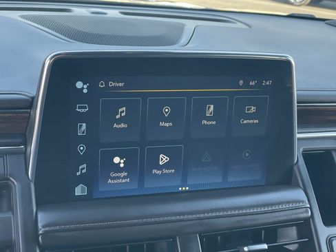 Used 2023 Chevrolet Suburban High Country w/ Premium Package image 11