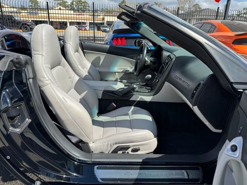 Used 2009 Chevrolet Corvette Convertible w/ Preferred Equipment Group image 20
