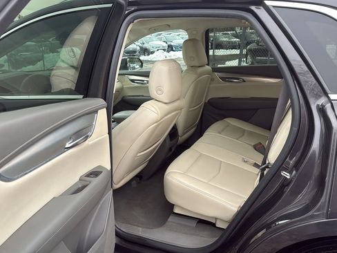 Used 2017 Cadillac XT5 Luxury w/ LPO, Wheel Lock Package image 27