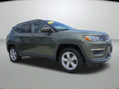 Used 2018 Jeep Compass Latitude AWD/4WD image 8