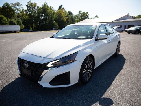 Used 2023 Nissan Altima 2.5 SV image 7