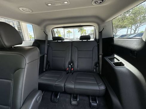 Certified 2023 GMC Acadia SLT FWD image 32