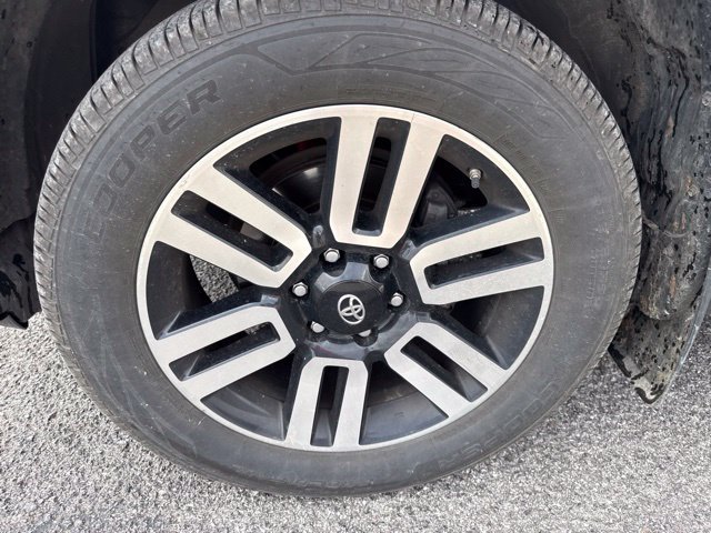 Used 2021 Toyota 4Runner Limited AWD/4WD image 2