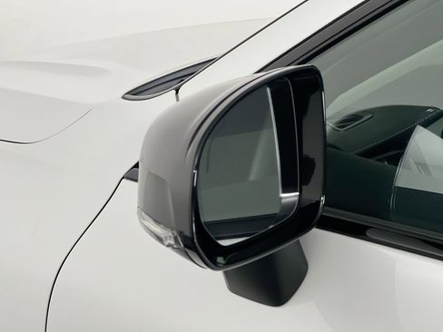 Used 2023 Volvo XC60 B5 Ultimate w/ Protection Package Premier FWD image 10