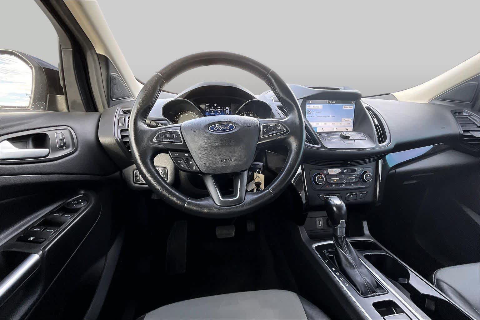 Used 2018 Ford Escape SE w/ SE Sport Appearance Package FWD image 5