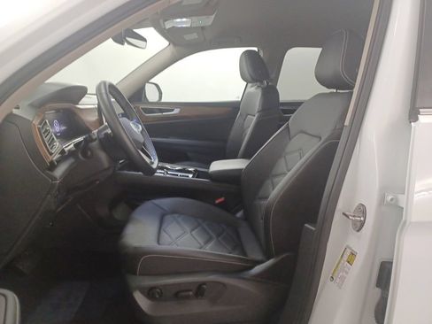 Used 2025 Volkswagen Atlas SE FWD image 18