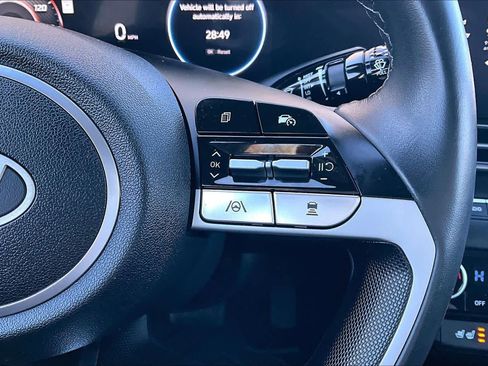 Used 2024 Hyundai Elantra Limited image 25