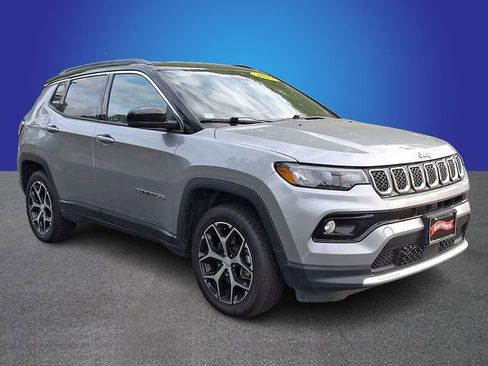 Used 2024 Jeep Compass Limited AWD/4WD image 3