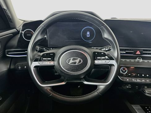 Used 2024 Hyundai Elantra Limited FWD image 18
