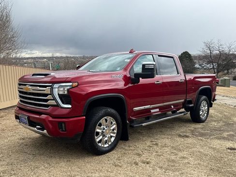 Used 2024 Chevrolet Silverado 2500 High Country AWD/4WD image 4