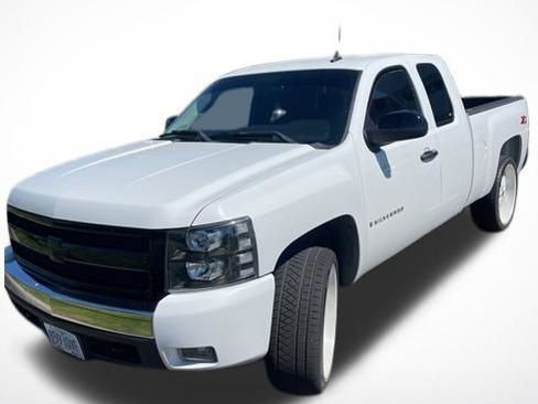 Used 2007 Chevrolet Silverado 1500 LT w/ 1LT Convenience Package AWD/4WD image 29