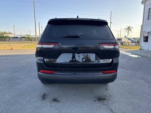 Used 2023 Jeep Grand Cherokee L Limited w/ Black Appearance Package image 5