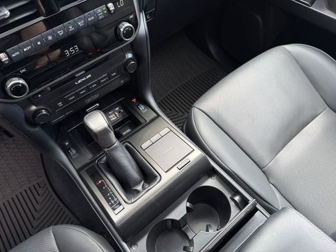 Used 2022 Lexus GX 460 Premium w/ Accessory Package AWD/4WD image 18