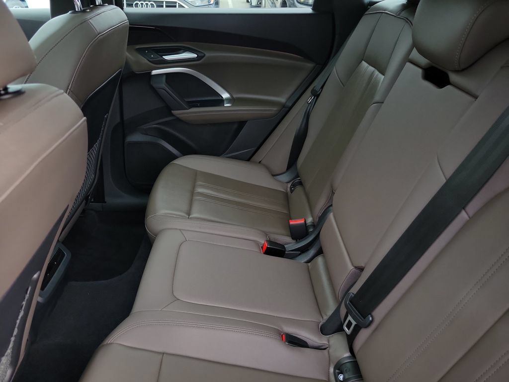 Certified 2025 Audi Q5 Premium w/ Convenience Package AWD/4WD image 26