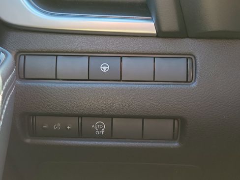 Used 2023 Nissan Rogue SV FWD image 24