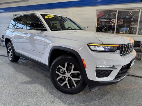 Used 2025 Jeep Grand Cherokee Limited image 2