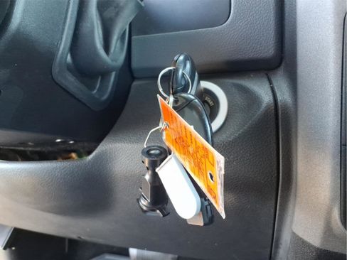 Used 2016 RAM 2500 Tradesman w/ Chrome Appearance Group image 29