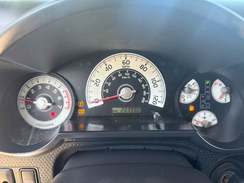 Used 2012 Toyota FJ Cruiser 2WD w/ Convenience Pkg image 25