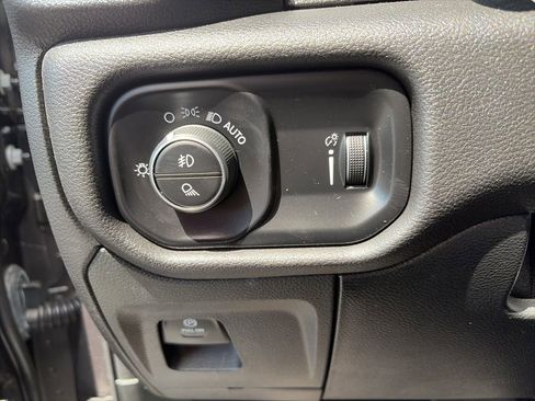 Used 2020 RAM 1500 Big Horn image 13