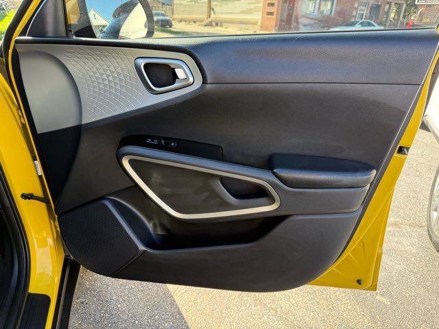 Used 2020 Kia Soul LX FWD image 21