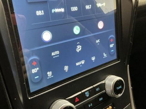 Used 2022 Ford Edge ST-Line image 23