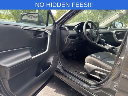 Used 2022 Toyota RAV4 LE FWD image 19