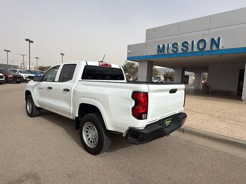 Used 2024 Chevrolet Colorado W/T image 3