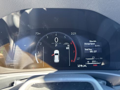 Used 2025 Lexus LX 600 4WD w/ Premium Package image 18