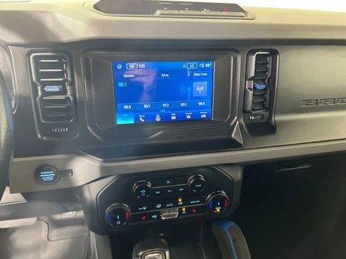 Used 2022 Ford Bronco Black Diamond image 18