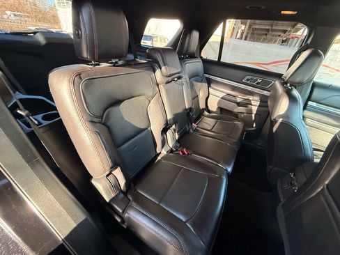 Used 2018 Ford Explorer Sport image 25