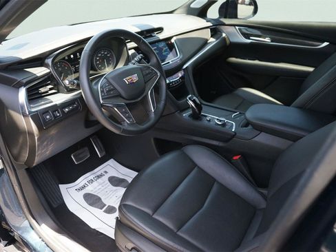 Used 2025 Cadillac XT5 Sportv w/ Technology Package AWD/4WD image 8