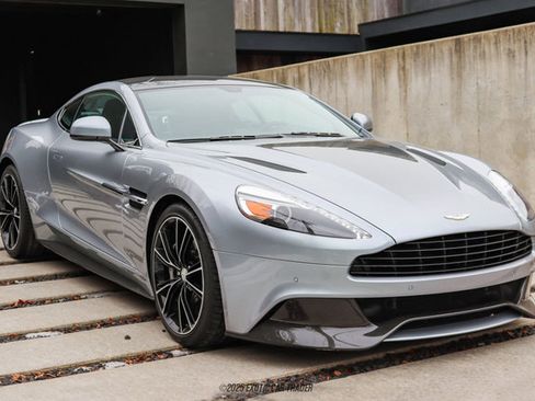 Used 2014 Aston Martin Vanquish Coupe image 12