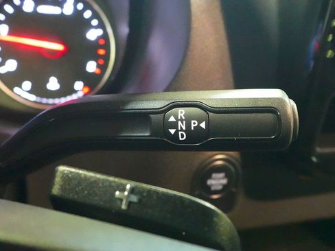 Used 2025 Mercedes-Benz Sprinter 2500 image 12