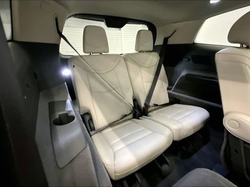 Used 2022 Cadillac XT6 Premium Luxury w/ Technology Package FWD image 32
