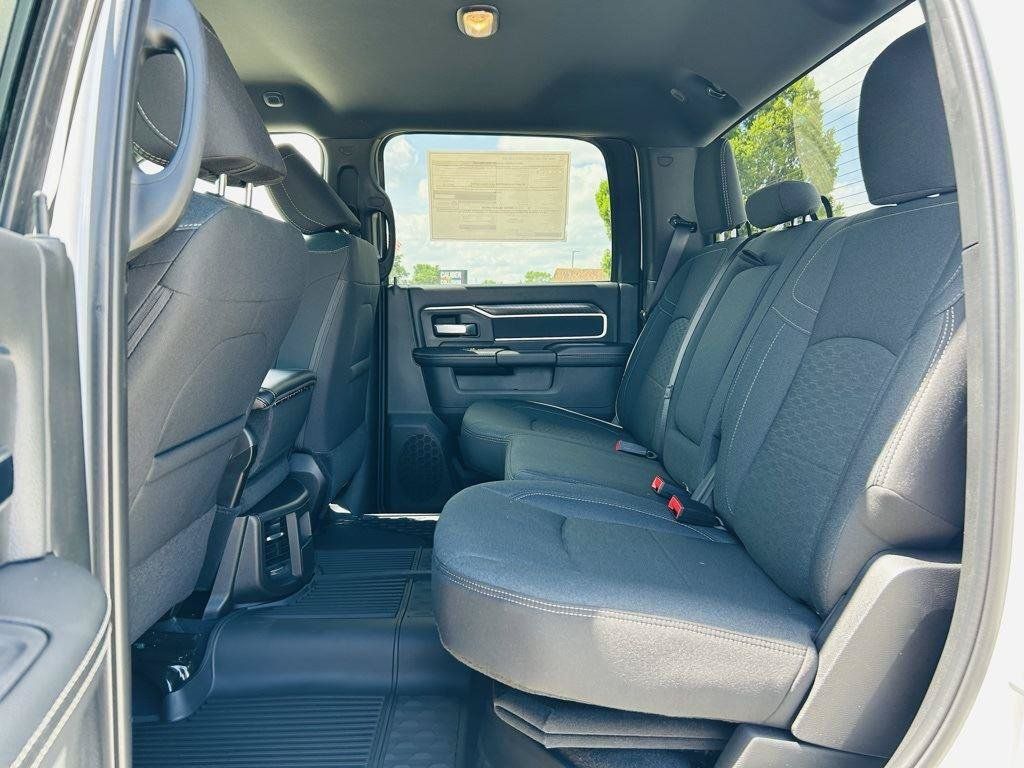 New 2025 RAM 2500 Big Horn AWD/4WD image 24