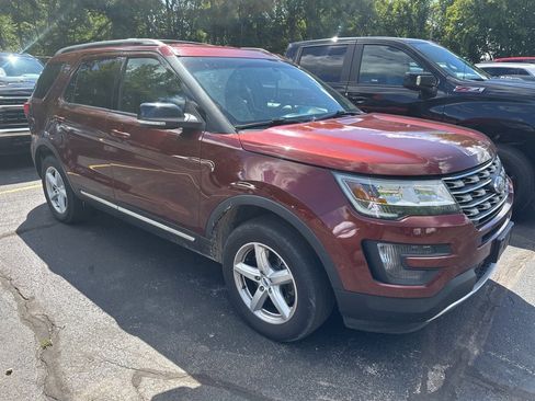 Used 2016 Ford Explorer XLT w/ Equipment Group 202A image 1