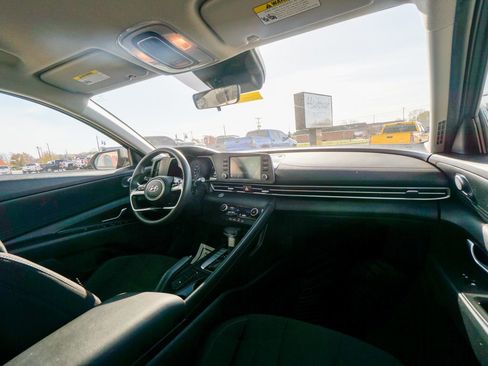 Used 2023 Hyundai Elantra SEL image 24