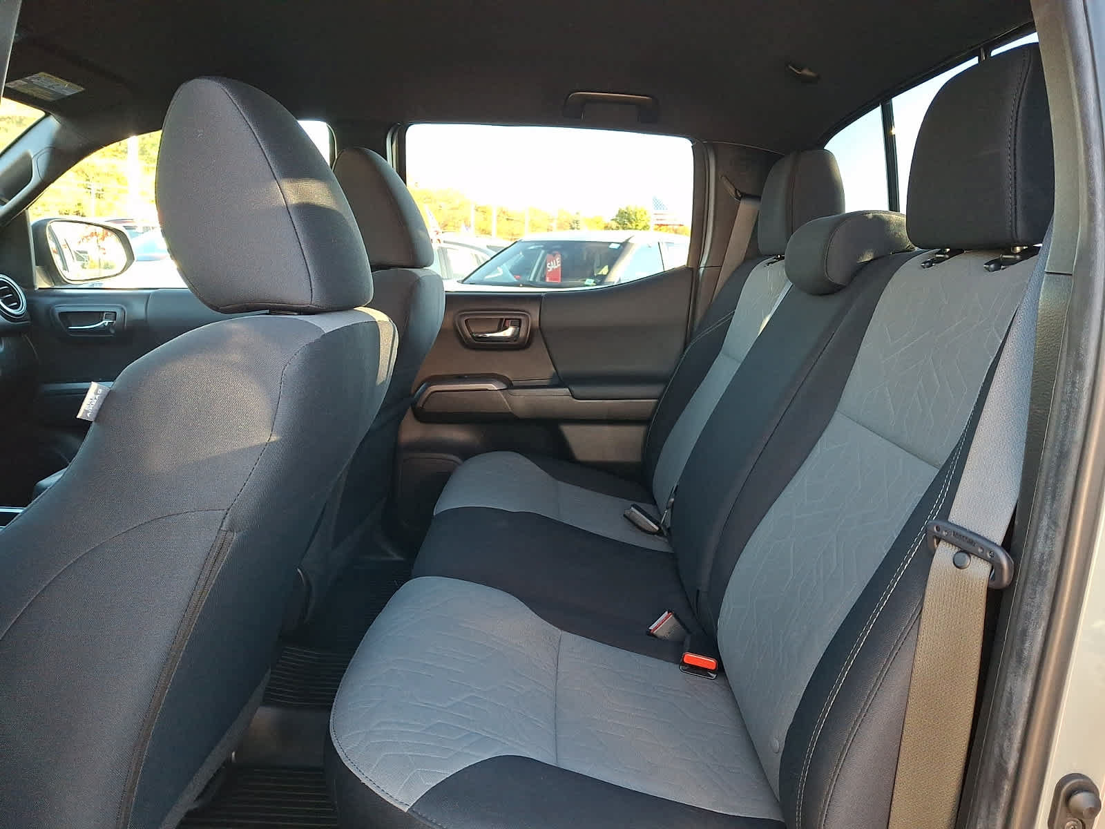 Used 2022 Toyota Tacoma TRD Sport AWD/4WD image 12