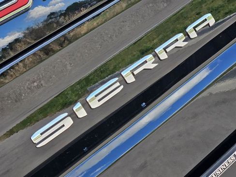 New 2026 GMC Sierra 1500 SLT AWD/4WD image 7