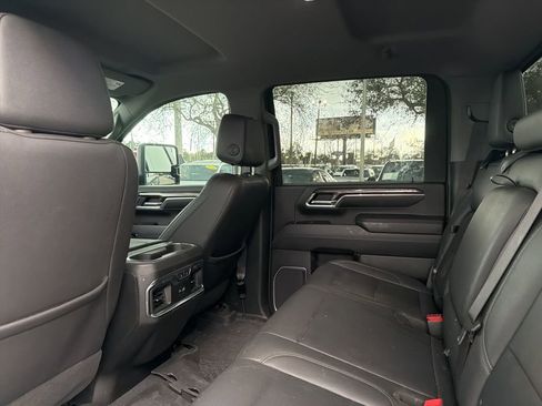 Used 2024 Chevrolet Silverado 2500 LTZ w/ LTZ Convenience Package image 9