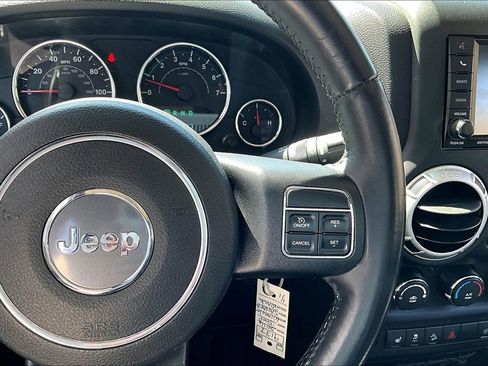 Used 2016 Jeep Wrangler Unlimited Sahara w/ Dual Top Group AWD/4WD image 11