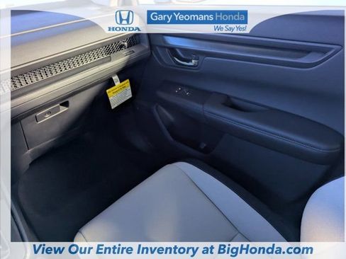 Used 2025 Honda CR-V LX image 18