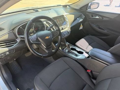 Used 2018 Chevrolet Malibu LT FWD image 11