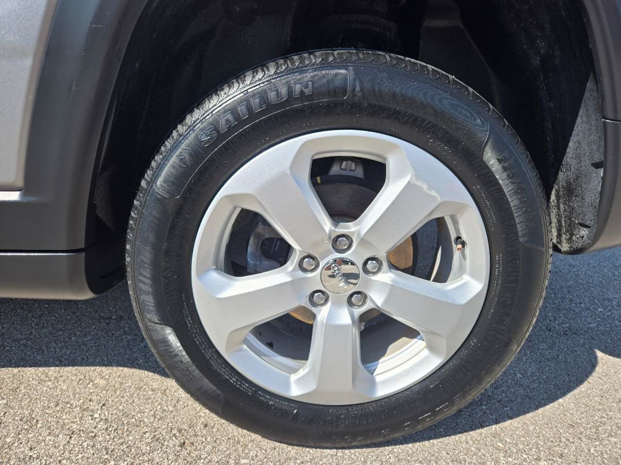 Used 2019 Jeep Compass Latitude AWD/4WD image 9