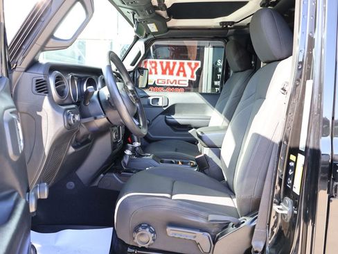 Used 2021 Jeep Wrangler Unlimited Sport AWD/4WD image 11